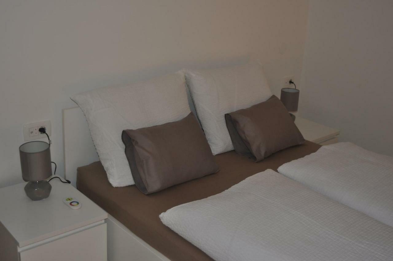 Apartments Home2 ซาเกร็บ ภายนอก รูปภาพ